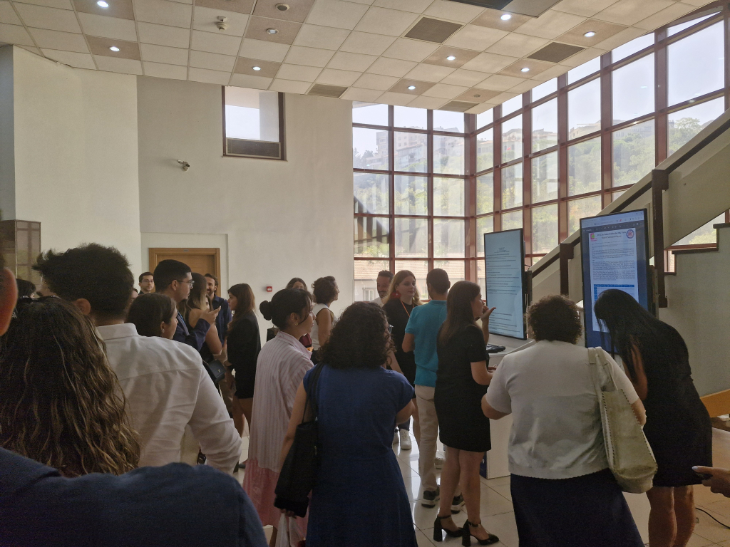 İzmir'de 7 Üniversitenin Ortaklaşa düzenlediği İzmir Pediatri Kongresi EÜ Atatürk Kültür Merkezinde Gerçekleeştirildi.