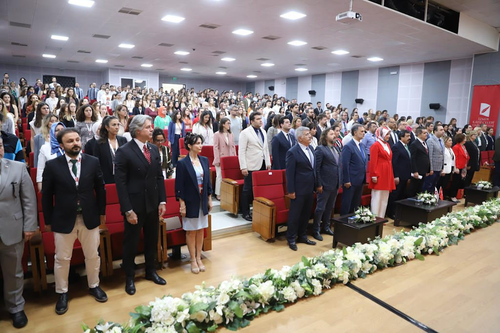 3. Uluslararası Sağlıklı Büyüyen Çocuk Kongresi Büyük Katılımla İzmir’de Gerçekleşti.