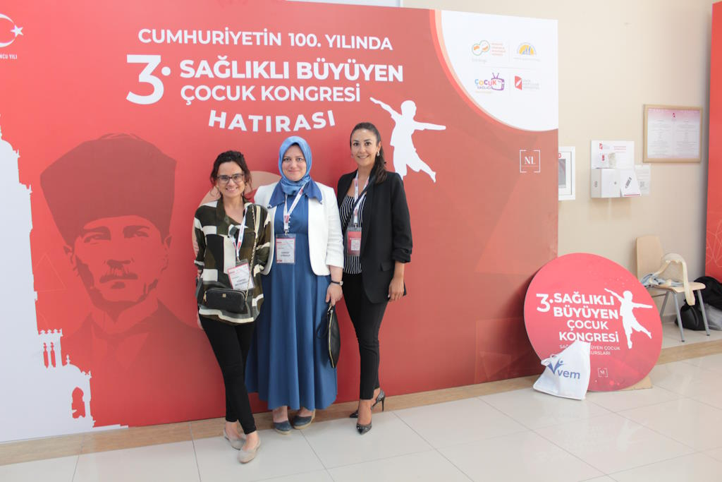 3. Uluslararası Sağlıklı Büyüyen Çocuk Kongresi Büyük Katılımla İzmir’de Gerçekleşti.