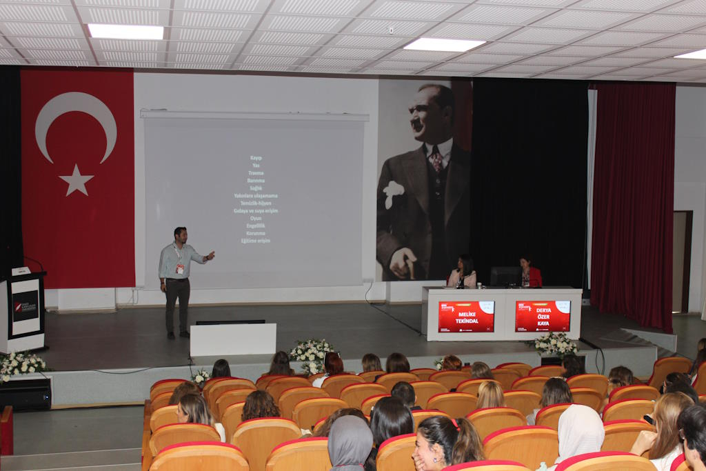 3. Uluslararası Sağlıklı Büyüyen Çocuk Kongresi Büyük Katılımla İzmir’de Gerçekleşti.