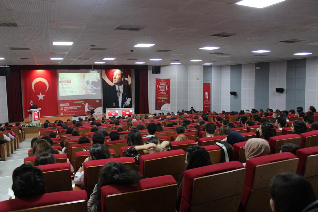 3. Uluslararası Sağlıklı Büyüyen Çocuk Kongresi Büyük Katılımla İzmir’de Gerçekleşti.