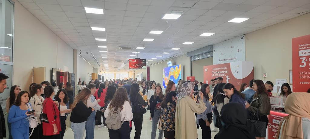 3. Uluslararası Sağlıklı Büyüyen Çocuk Kongresi Büyük Katılımla İzmir’de Gerçekleşti.