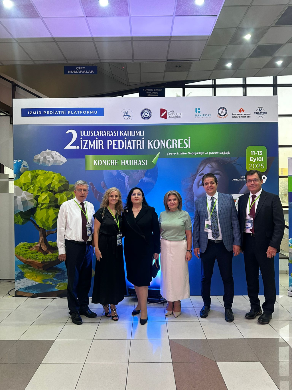 İzmir'de 7 Üniversitenin Ortaklaşa düzenlediği İzmir Pediatri Kongresi EÜ Atatürk Kültür Merkezinde Gerçekleeştirildi.